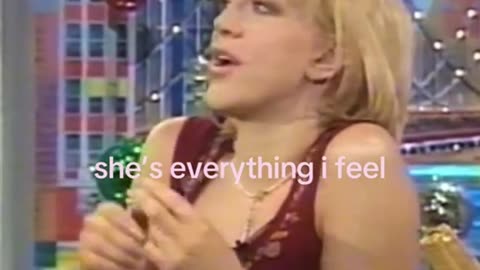 Courtney Love - She's everything I feel