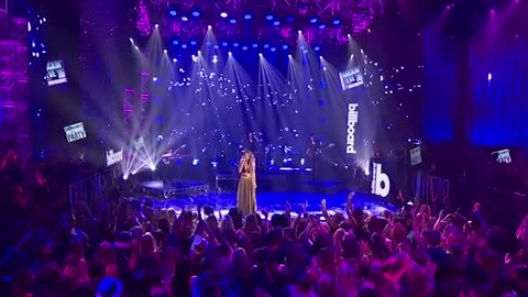 Rachel Platten - Fight song (Live at New Year's Rockin Eve)