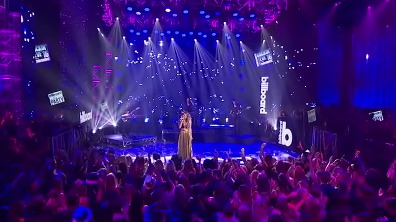 Rachel Platten - Fight song (Live at New Year's Rockin Eve)