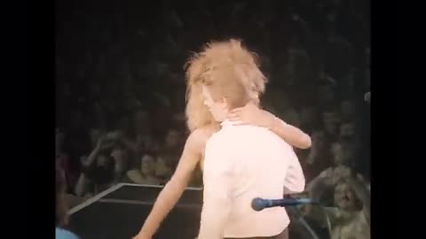 Tina Turner - Tonight (with David Bowie) [Live]