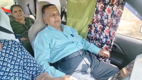 girnar jatra karva gaya masti karta karta mama mami masi maa
