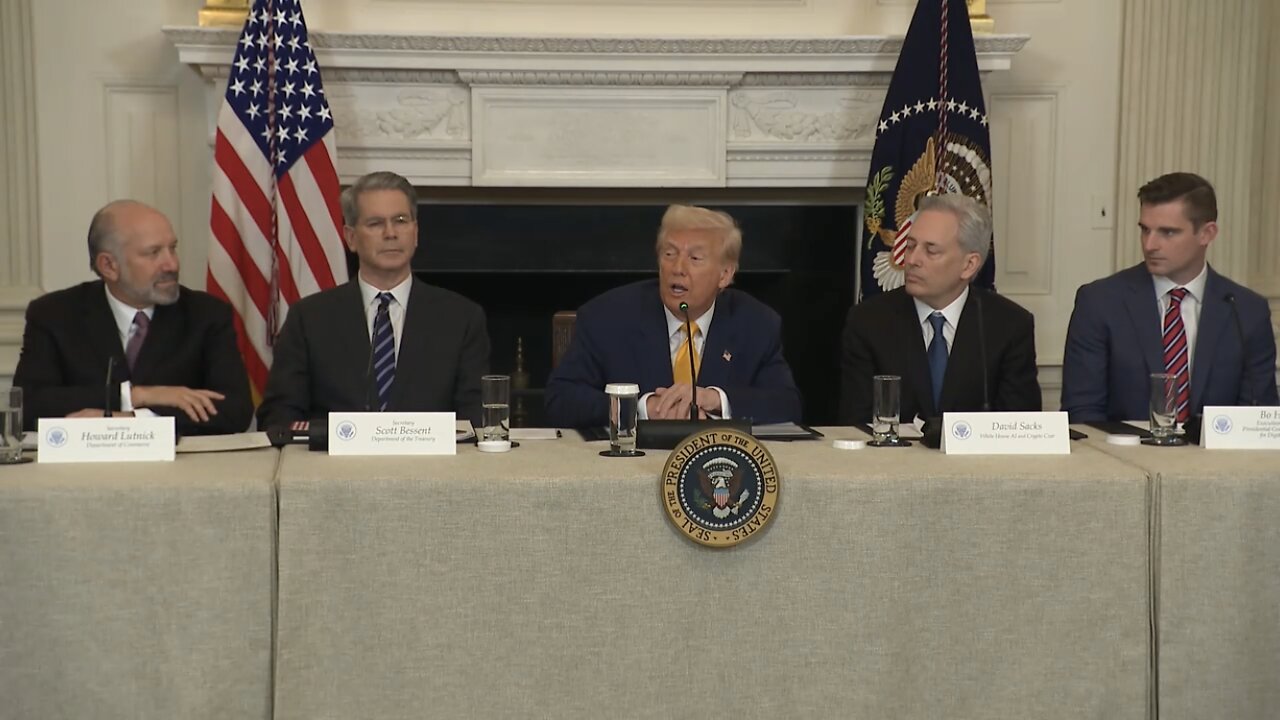 TRUMP❤️🇺🇸🥇🪽HOST CRYPTO SUMMIT🤍🇺🇸🏅🪽 AT THE WHITE HOUSE💙🇺🇸🏅🪽🏛️⭐️