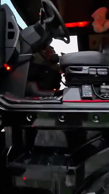 Incredible truck in action! 🚛🔥