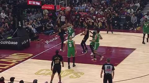 NBA - SPIDA CLIMBS THE LADDER 🤯🤯 POSTER SLAM FOR DONOVAN MITCHELL!!