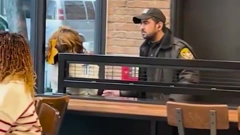 NEW: Los Angeles Taco Bell security guard smacks the