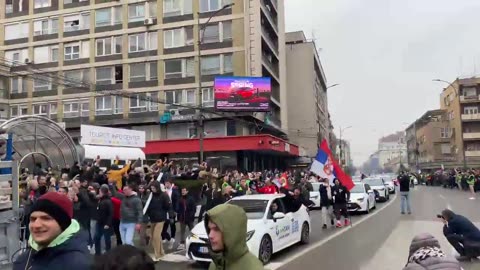 Protests in Serbia are still ongoing. Nis welcoming students from Kragujevac.