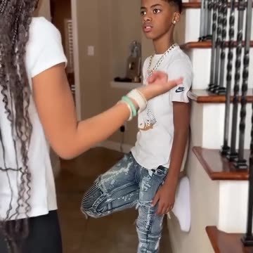 When you mom almost catch u 😂❤️