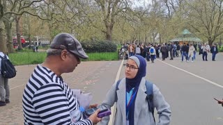 Speakers Corner - Uncle Sam talks to a Muslim lady who does not know what Christ