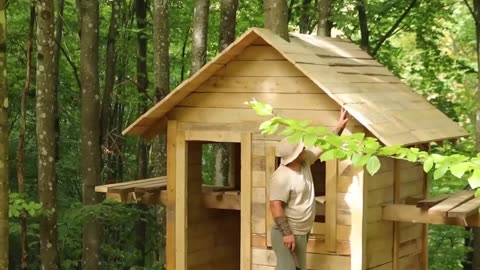 🌲🏡 Man Built an Incredible Treehouse in Just 30 Days! 🛠️✨ Episode 1