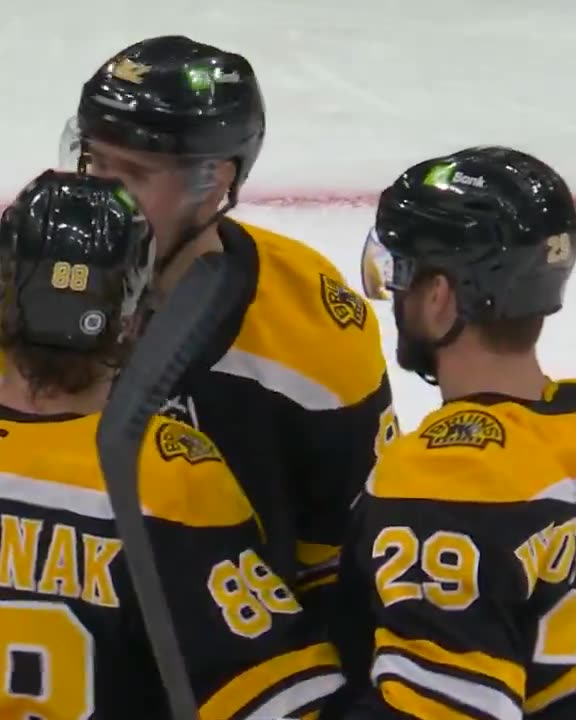 Boston Bruins - First as a B for Oesterle 👏