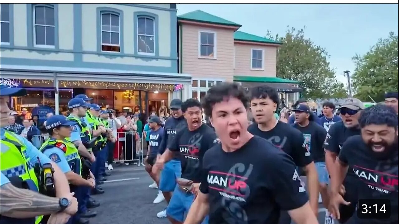 Māori protest the rainbow parade!