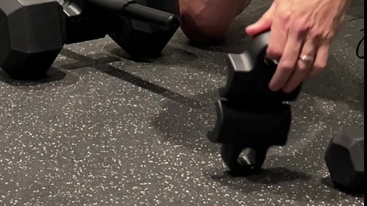 No Plates at Home? No Problem! 🏋️‍♂️ Convert Dumbbells with Dualbell #dumbbell Converters