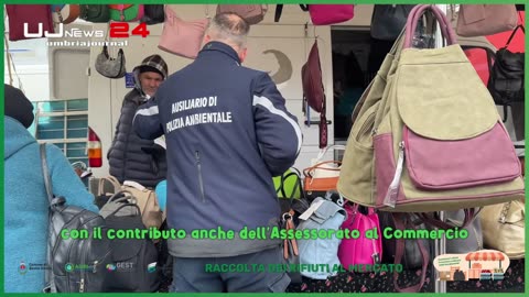 Raccolta dei rifiuti al mercato del venerdì di Bastia Umbra