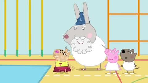 Peppa Pig Exercises At Gym Class!