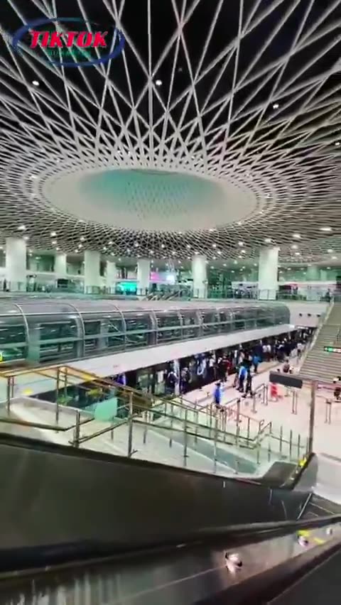 This is a Chinese subway. Is there some reason why the subways can’t look like this in NYC?