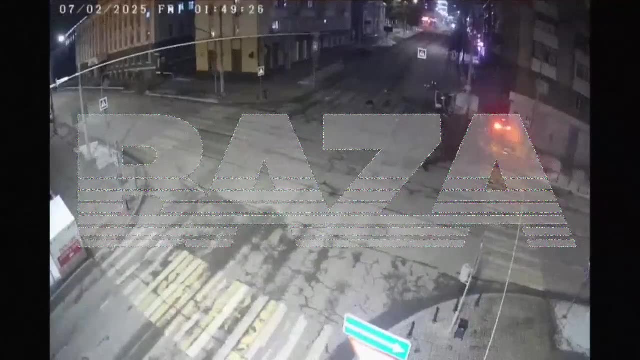 🤯 In Belgorod, three drunk Russian soldiers crashed into an ambulance at a