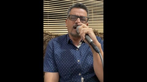 Dr. Fredy Portillo en noche de karoke 122824