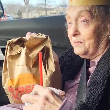 Country Granny singing at Burger King Tennessee (USA) #elders #silly #bk #burgerking #haveityourway