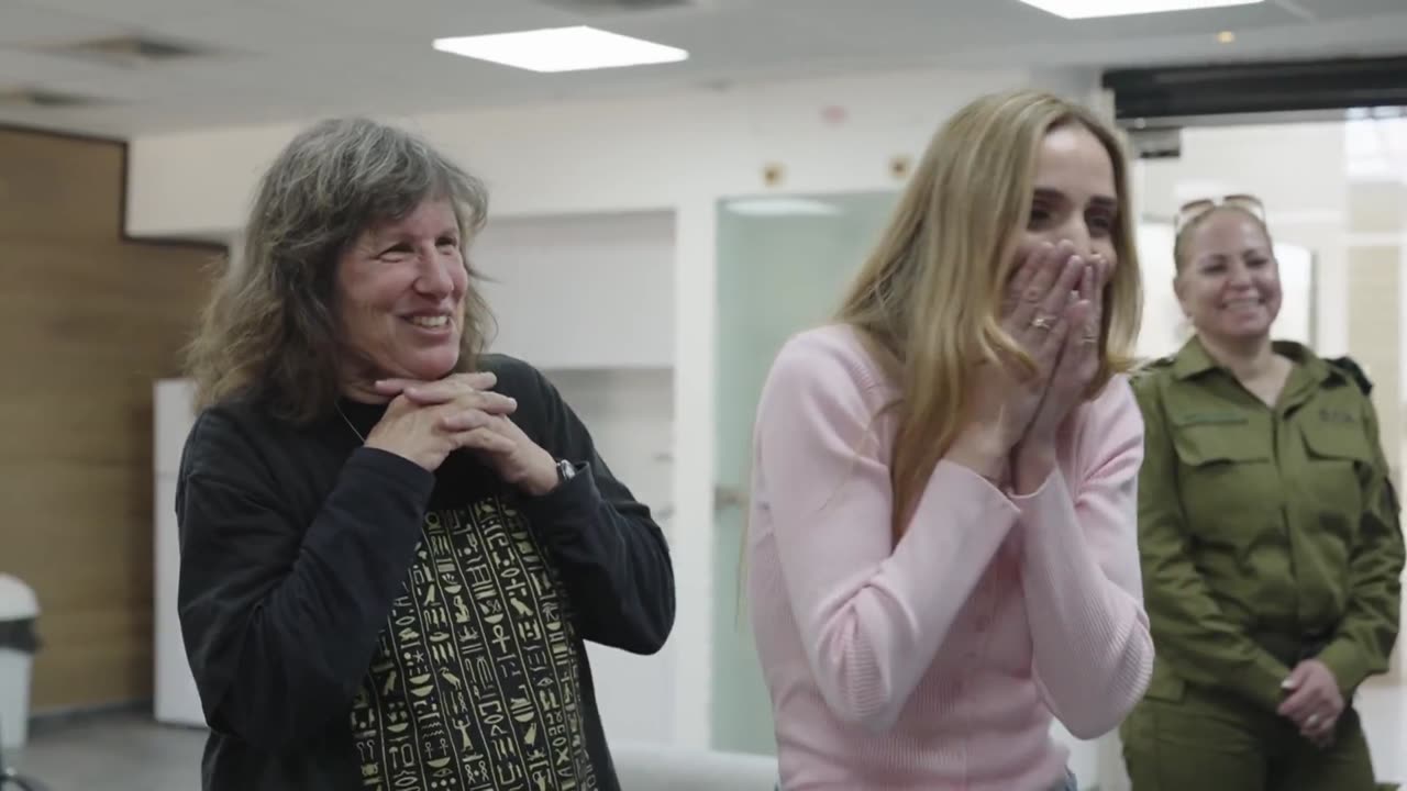 🎥 Watch the moment of relief and joy as the families of Sagui Dekel-Chen and