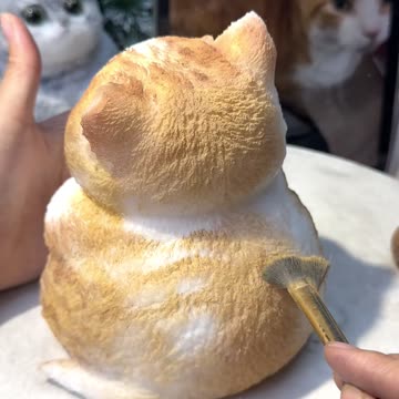 Meow: How could you use scissors to cut a little kitten? It's so frightening. Wuwu (crying sound).