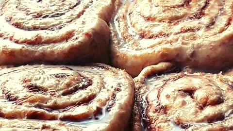 🌀 Indulge in a Sweet Treat with this Irresistible Cinnamon Roll Recipe!
