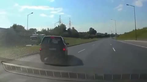 Ktoś miał dużo szczęścia w swej głupocie.