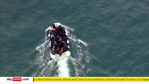 Suspected people smugglers face travel bans and social media curbs under tightened laws