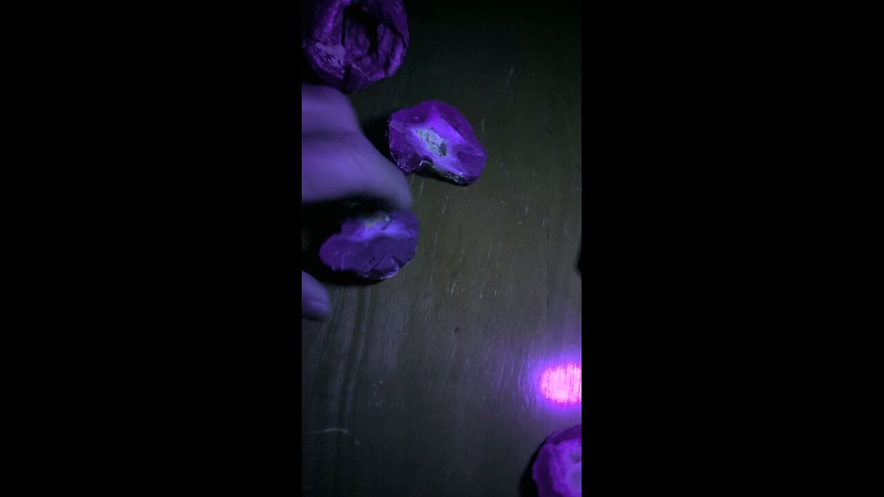 Black light thundereggs!