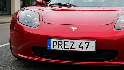 Trump selects a new Tesla to show support for Elon Musk