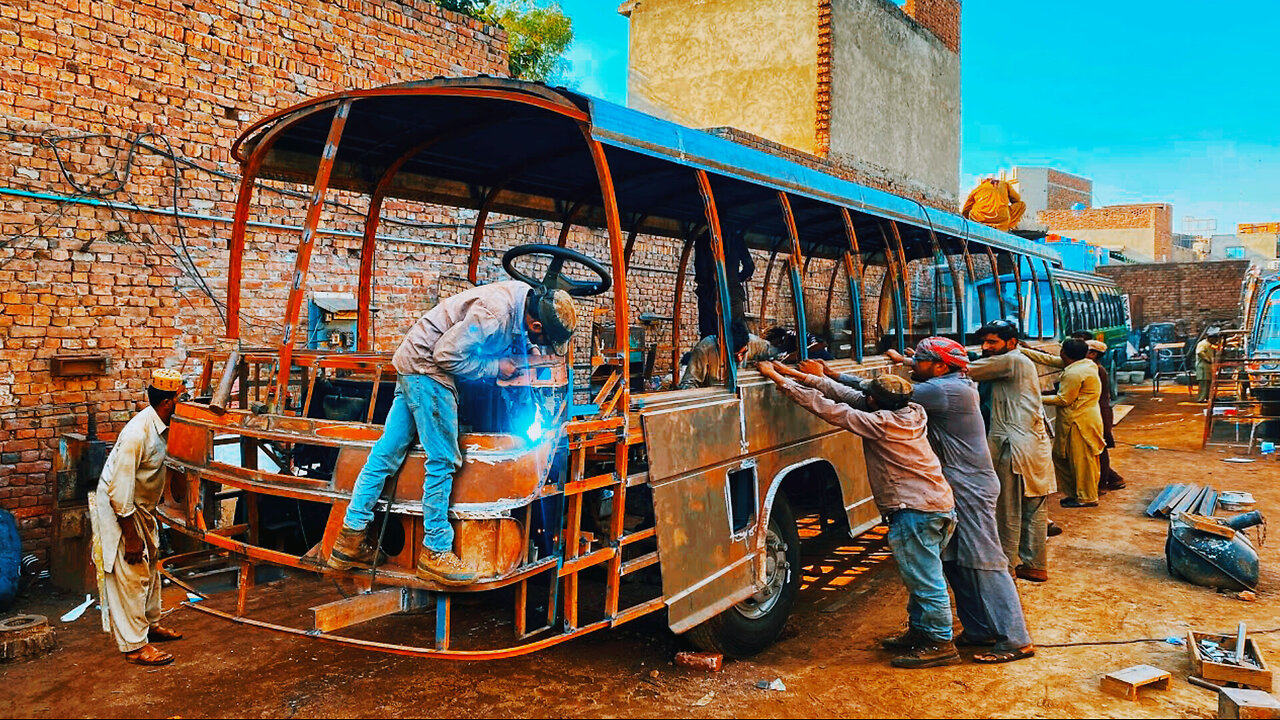 Handmade Isuzu Bus Production in Pakistan || Manufacturing of Isuzu Bus