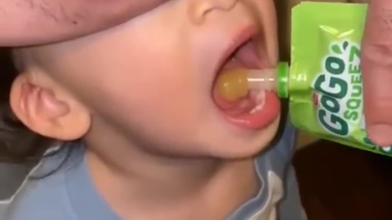 see his mouth is too awesome👍👏 please give support me🥰 this is soo tastey sweet🍭🍬 #baby