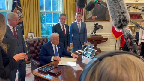 Trump Signs Executive Order Halting Federal Funding to Schools with Covid Vaccine Mandates
