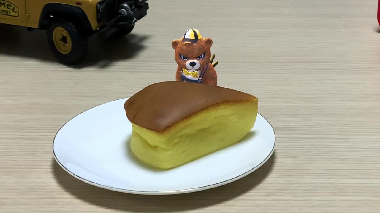 Potato just wants to eat a cake secretly...