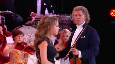 15 Year Old Emma Kok Sings Voilà – André Rieu, Maastricht