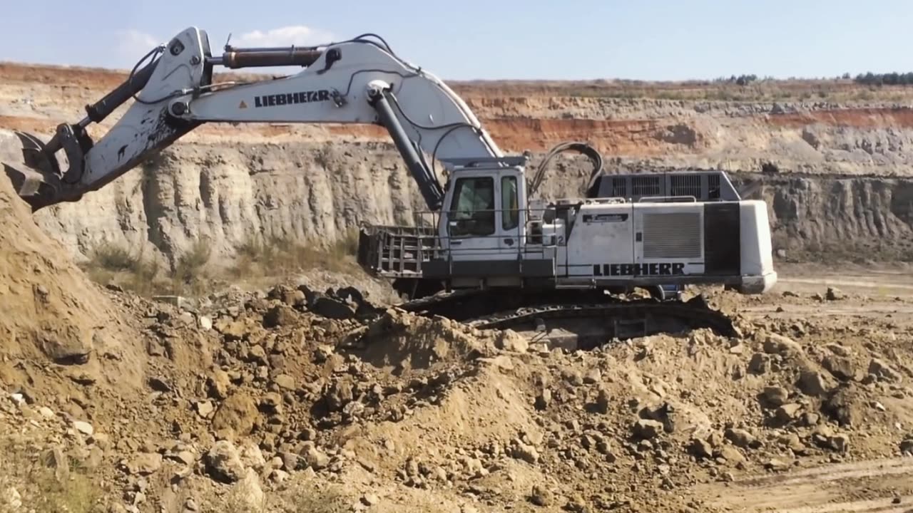 Liebherr 984 Excavator Loading Truck With Two passes sotiriads