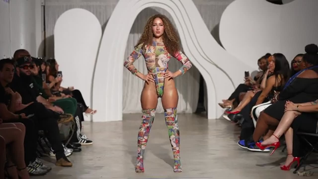 Frnmy Swimwear Nude 🎥👙✨18 Hot | Haute Gala | Miami Swim 🎥👙✨ Bikini Run Video