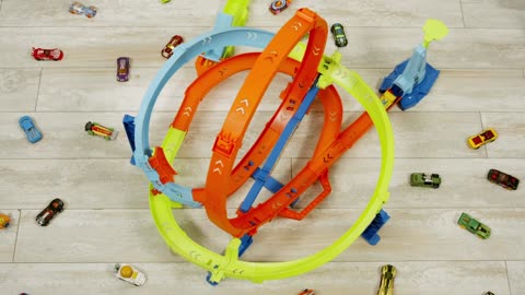 Hot Wheels Toy Car Track Set, Action Loop Cyclone Challenge Playset