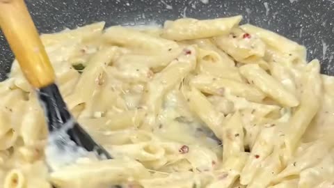 Cheesy White Sauce Pasta ASMR Cooking _shorts _food _cooking _asmr _crunchytreats _recipe