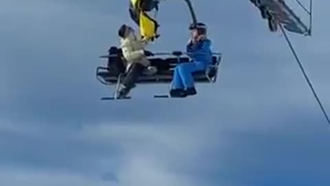 Këputet teleferiku në resortin e skive në Spanjë