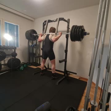 Squat with bands 255kg