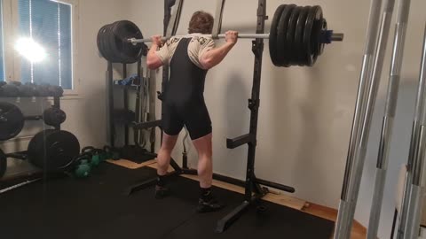 Squat with bands 255kg