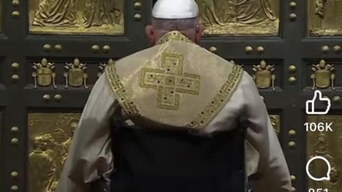 Pope Francis : opening door Christmas