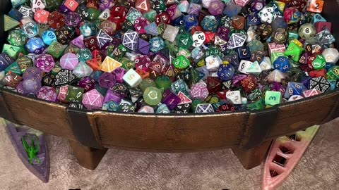 1 scoop for Patrick D! #16140 #onelinkatatimeshop #dice #scoops #dnd #rpg