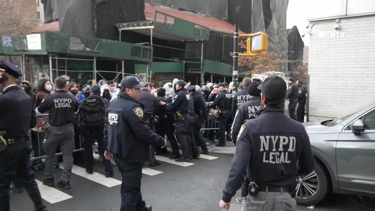 Clashes and ARRESTS as Pro-Palestine Protesters face off outside CCNY to "Confront Governor Hochul"