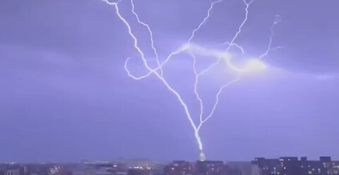 U.S. Capital was struck by lightning New Year’s Eve