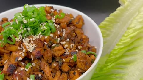 🐔🥬🌯 Crunchy & Flavorful: Chicken Floss Lettuce Wraps! 🥬🐔🌯