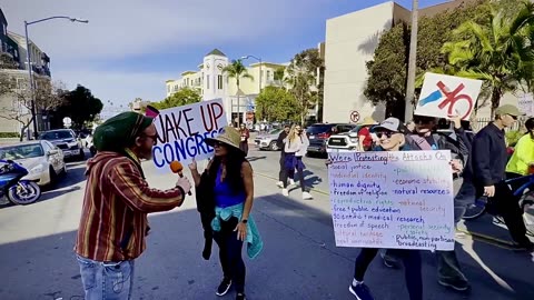 SAN DIEGO PROTESTS "TREELON". TRUMP /ELON .big mad about D.O.G.E