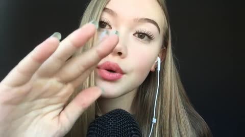 ASMR_ BLOWING KISSES+TONGUE CLICKING (HAND MOVEMENTS)