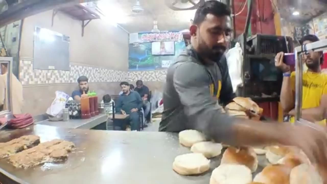 Exploring Lahore's Best Street Foods: A Foodie's Dream!