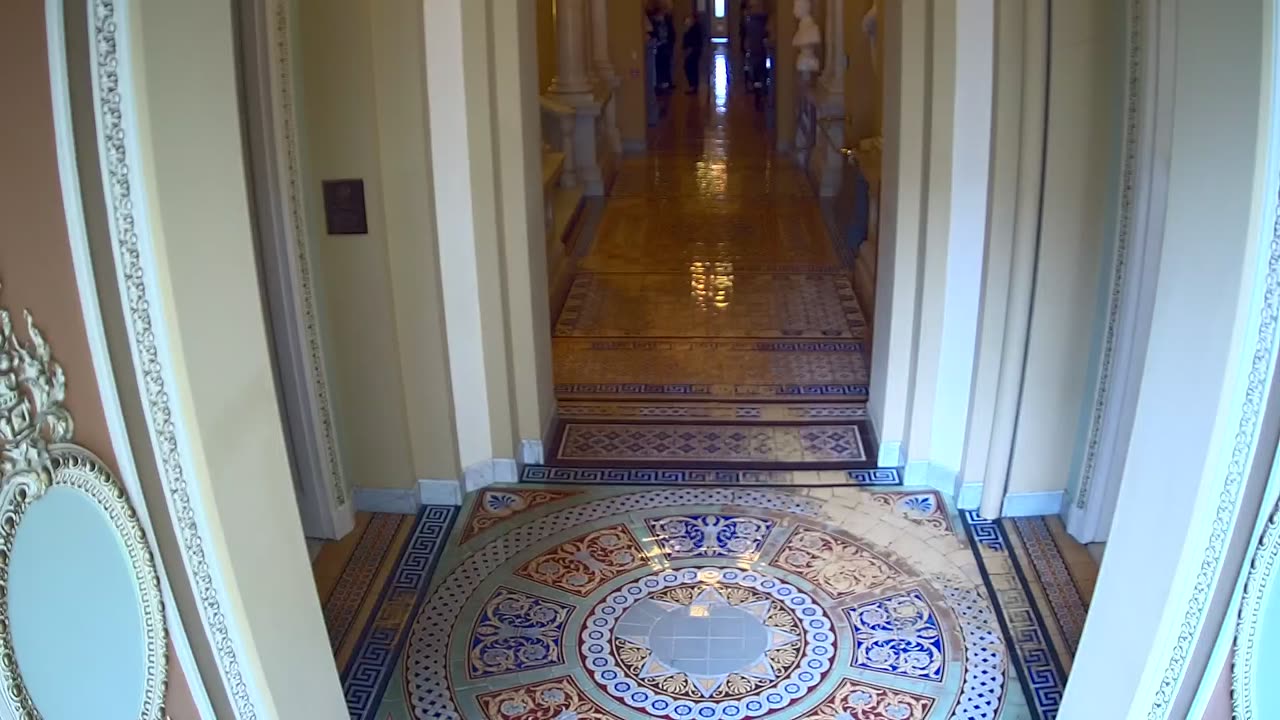 0205USCS02WestStairsnearS221_2021-01-06_11h00min01s597ms.mp4